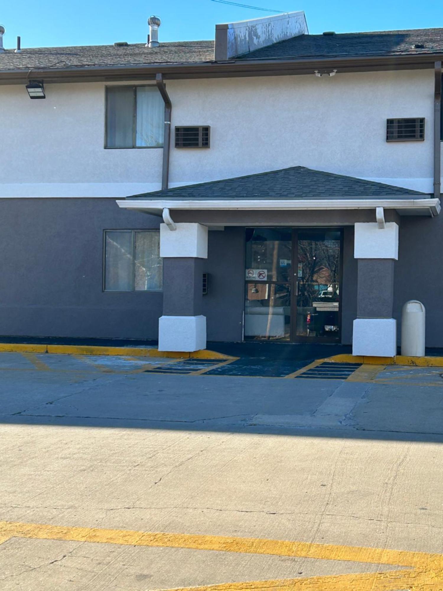 Rodeway Inn Emporia Exterior foto